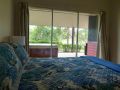 Lake Russell Lakeside Retreat Bed and breakfast, Emerald Beach - thumb 10