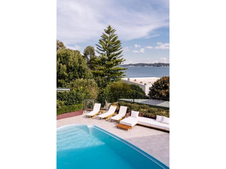 Lake View 5 Bedroom House with Private Pool. Guest house, New South Wales - imaginea 2