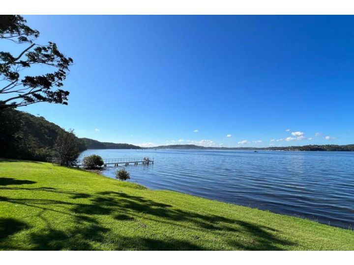 Lake View 5 Bedroom House with Private Pool. Guest house, New South Wales - imaginea 8