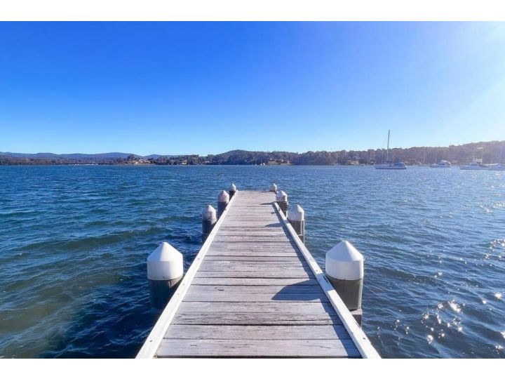 Lake View 5 Bedroom House with Private Pool. Guest house, New South Wales - imaginea 6