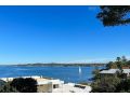 Lake View 5 Bedroom House with Private Pool. Guest house, New South Wales - thumb 3