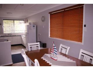 Lakes Edge Cottage Apartment, New South Wales - 3