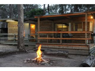 Lakes Entrance Log Cabins Guest house, Lakes Entrance - 4