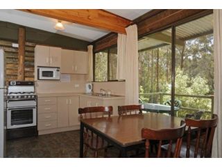 Lakes Entrance Log Cabins Guest house, Lakes Entrance - 5