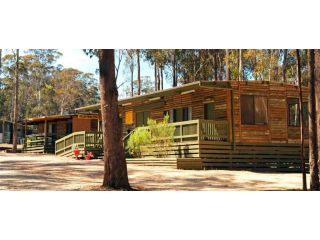 Lakes Entrance Log Cabins Guest house, Lakes Entrance - 2