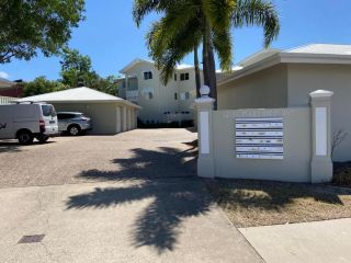 Lakeside Central Apartment Apartment, Townsville - 1