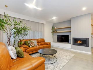 Laneway Apartments - Vesper Guest house, Port Fairy - 2