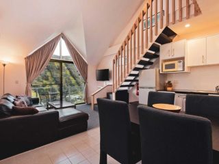 Lantern 1 Bedroom Loft with car space and Spectacular View Apartment, Thredbo - 1