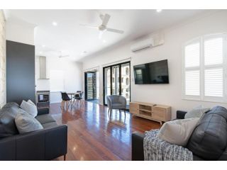 LAR001 Breezy Modern Unit Relax Near Beaches and Shops Apartment, South Australia - 2