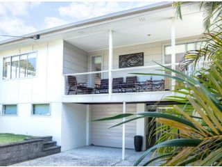 Large families and friends unite here! The Perfect Holiday Spent all Together Guest house, Caloundra - 5