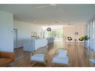 Serenity On Scully FULL Apartment, Townsville - 3