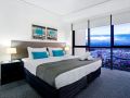 Large Modern 3 Bedroom Apartment With City Views Apartment, Gold Coast - thumb 9