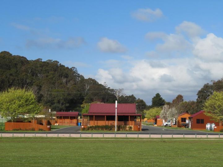 Latrobe Mersey River Cabin and Caravan Park Campsite, Tasmania - imaginea 2