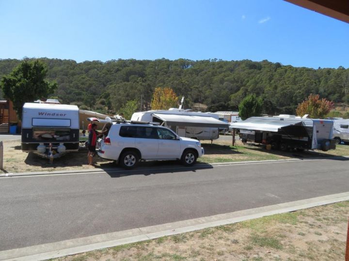 Latrobe Mersey River Cabin and Caravan Park Campsite, Tasmania - imaginea 20