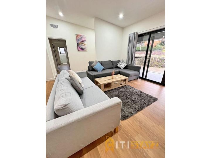 Lavish in Lyons - 3bd 2bth Spacious & Modern Home Guest house, New South Wales - imaginea 4