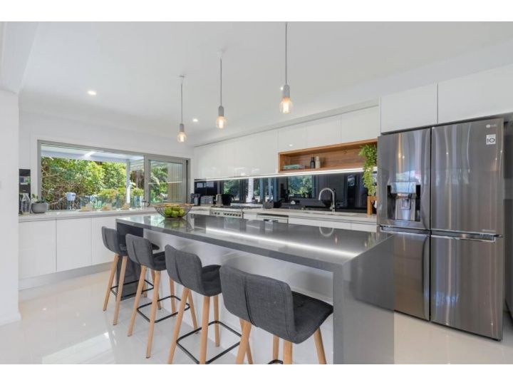 Laze @ Lighthouse - family home with heated pool Guest house, Port Macquarie - imaginea 12