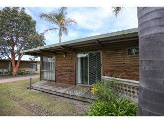 Lazy Acre Log Cabins Aparthotel, Lakes Entrance - 5