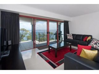 Le Vogue 11 16 Magnus St stunning renovated unit with panoramic views Apartment, Nelson Bay - 3