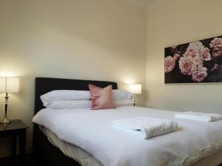 Leisurely Manor - spacious three bedroom home in Fremantle Guest house, Fremantle - 4
