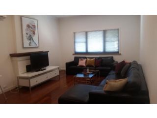 Leisurely Manor - spacious three bedroom home in Fremantle Guest house, Fremantle - 5