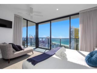 Level 30 Oracle Tower 2 Stunning views and free parking Apartment, Gold Coast - 3