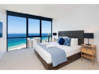 Level 43 Ocean Spa Apartment Circle on Cavill Apartment, Gold Coast - 4