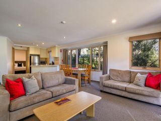 Lhotsky 1 Bedroom apartment with tranquil outlook and onsite parking Apartment, Thredbo - 3