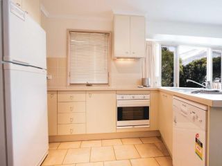 Lhotsky 1 Bedroom apartment with tranquil outlook and onsite parking Apartment, Thredbo - 1