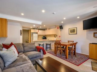 Lhotsky Studio 1 Bedroom with quiet location and onsite parking Apartment, Thredbo - 5