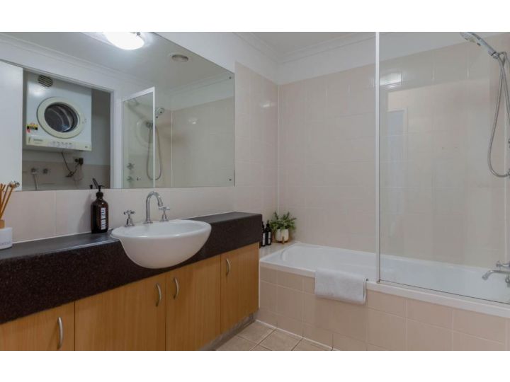 Carrington Views,3 Bedrooms, CBD, Parking Guest house, Adelaide - imaginea 11