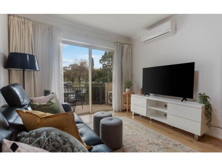 Carrington Views,3 Bedrooms, CBD, Parking Guest house, Adelaide - imaginea 2
