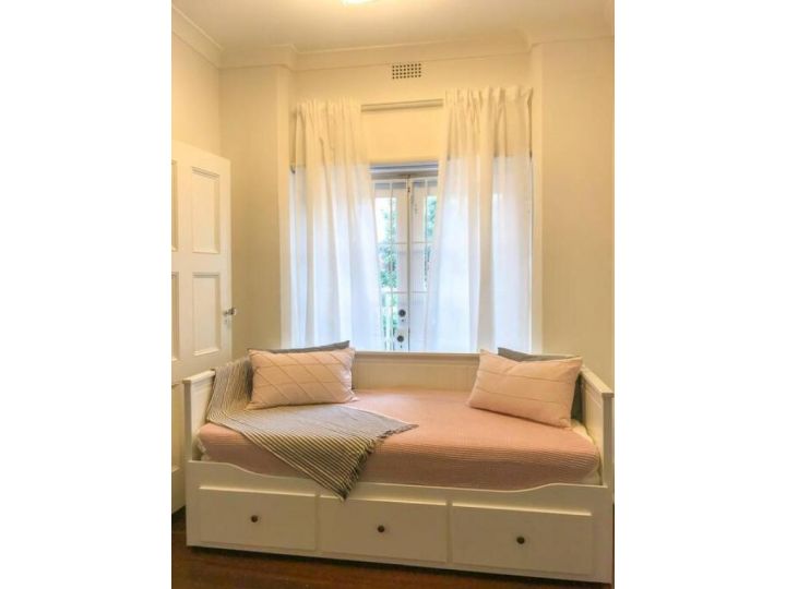 Light filled 2 Bed Unit Apartment, Sydney - imaginea 14
