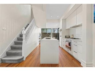 Light Filled, Charming Townhouse in Paddington Guest house, Sydney - 5