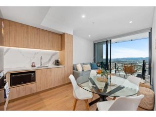 Light Filled Luxury Residence 2 Bed 2 Bath Apt Next to Casino Broadbeach Apartment, Gold Coast - 5