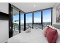 Light Filled Luxury Residence 2 Bed 2 Bath Apt Next to Casino Broadbeach Apartment, Gold Coast - thumb 4