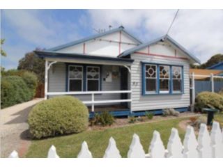 Lighthouse Retreat - Pet Friendly Free Wifi Guest house, Apollo Bay - 4