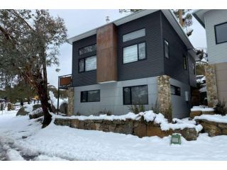Lily Chalet Snowy Mountains Chalet, Crackenback - 1