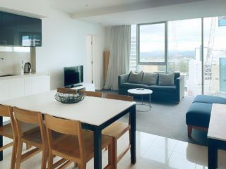 LIMITED 7 NIGHT DEAL 2 bedroom city view H'Residence - QStay Apartment, Gold Coast - 2
