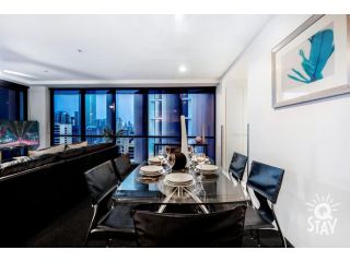 LIMITED 7 NIGHT DEAL in 2 Bedroom SPA OCEAN at Circle on Cavill - KIDS STAY FREE!!! Apartment, Gold Coast - 5