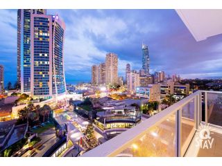 LIMITED 7 NIGHT DEAL in 2 Bedroom SPA OCEAN at Circle on Cavill - KIDS STAY FREE!!! Apartment, Gold Coast - 2