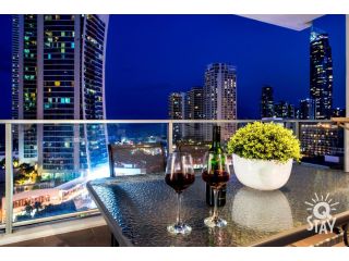 LIMITED 7 NIGHT DEAL in 2 Bedroom SPA OCEAN at Circle on Cavill - KIDS STAY FREE!!! Apartment, Gold Coast - 3