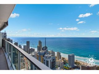 LIMITED 7 NIGHT FAMILY GETAWAY in 4 Bedroom Sub Penthouse SPA Apartments at Circle on Cavill - KIDS STAY FREE!!! Apartment, Gold Coast - 1