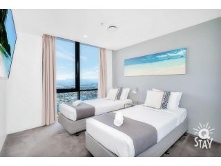LIMITED 7 NIGHT FAMILY GETAWAY in 5 Bedroom Sub Penthouse SPA Apartment OCEAN Views at Circle on Cavill - KIDS STAY FREE!!! Apartment, Gold Coast - 3
