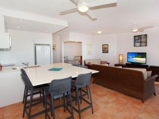 Little Hill 3 - Two Bedroom Apartment on Parkyn Parade Apartment, Mooloolaba - 3