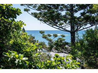 Live like a local in the heart of Moffat Beach - Walking distance to everything! Apartment, Caloundra - 3