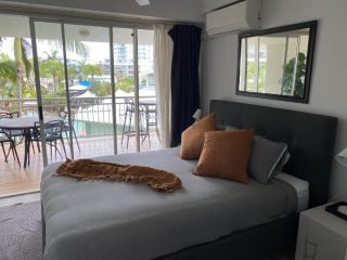 1BR Modern Unit with Ocean Views - Alex Beach Resort Apartment, Alexandra Headland - 5