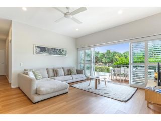 Location, location, Sunshine Beach Apartment, Sunshine Beach - 2