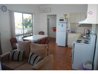 Lookout Holiday Units Aparthotel, Lakes Entrance - 5