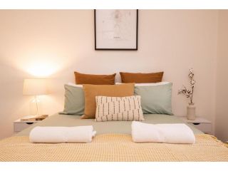 Lords Cottage Charming CBD Home, Pet Friendly Guest house, Orange - 2