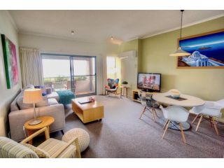 Lorne Beachfront Accommodation Apartment, Lorne - 4